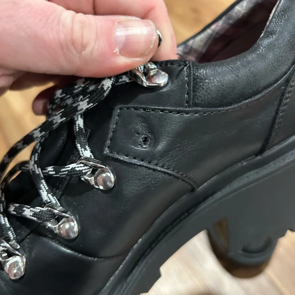 Pop Vintage 90s Black Leather Lace-Up Platform Shoes Size 9
